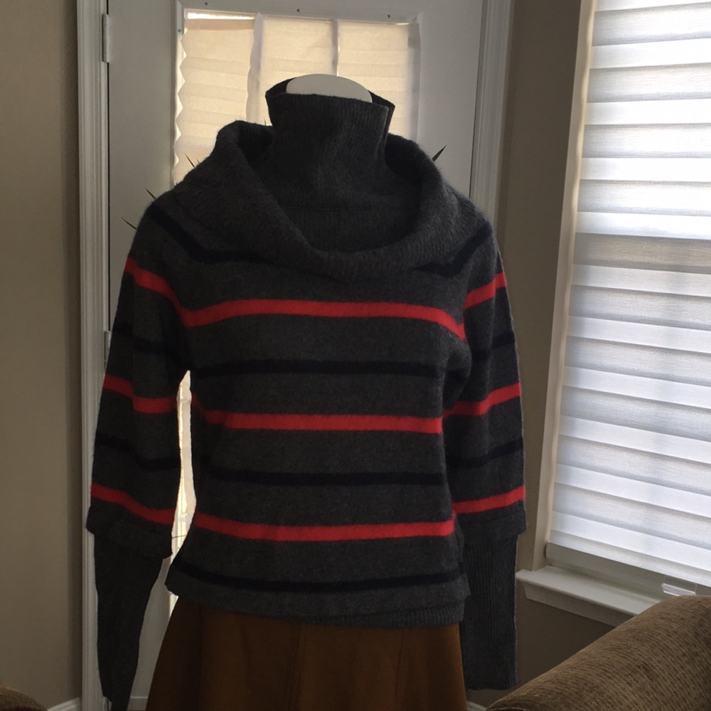 MARC JACOB WOOL SWEATER EUC SIZE MEDIUM